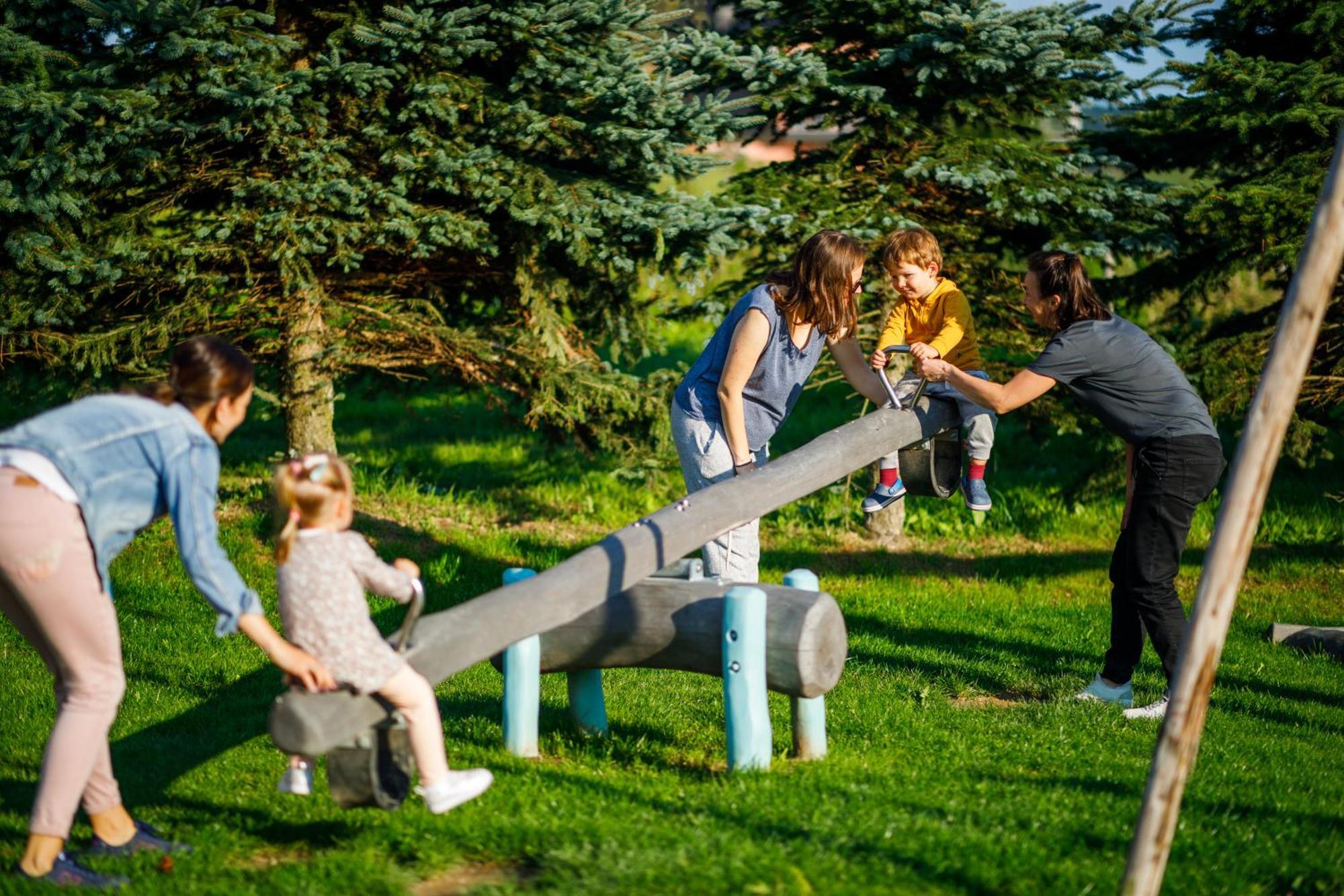 Tylickie Wzgorze Spa & Wellness Pensjonat Dla Rodzin Z Dziecmi Тилич Екстериор снимка